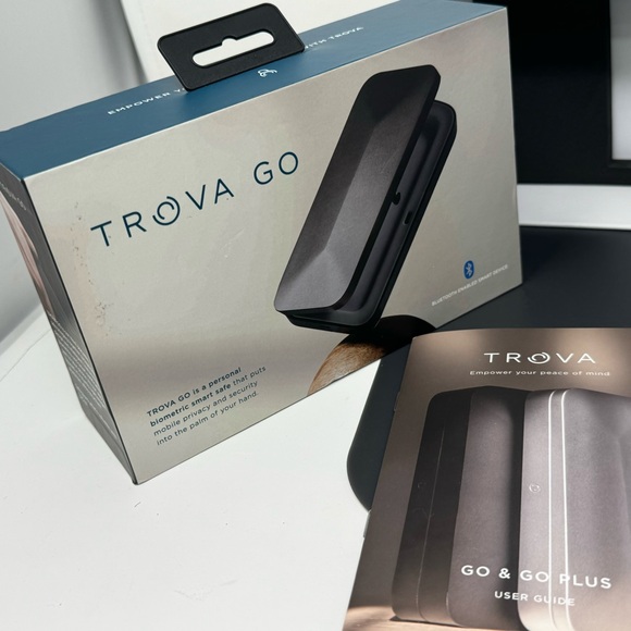 Trova Go Travel Safe Portable size designed for privacy on-the-go - Picture 16 of 16